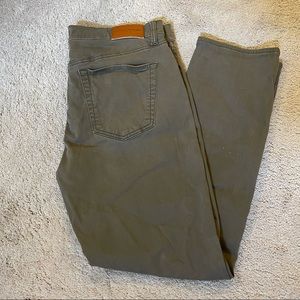 Lucky Brand 121 Slim Straight cut Men’s 5 Pocket Chino pants